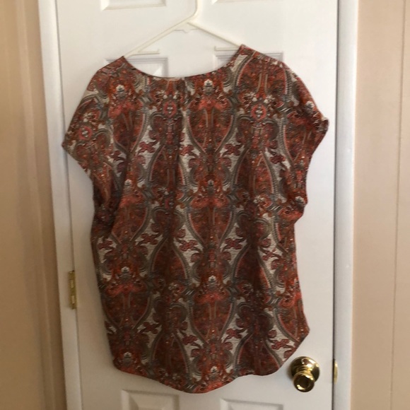 Fun paisley style top - Picture 3 of 4